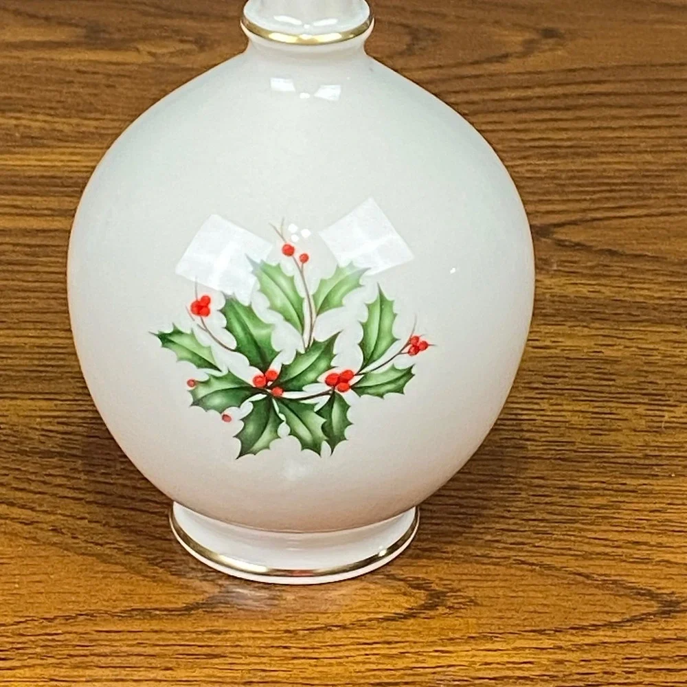 Lenox Vase Ivory Holly Berry Bud Vase Gold Trim‎ Made in USA Christmas Decor